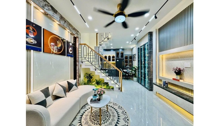 Cần tiền bán nhà Quang Trung, Gò Vấp 32m2 (4x8), hơn 4 T.Ỷ còn nói chuyện