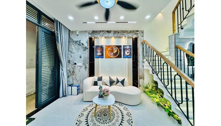 Cần tiền bán nhà Quang Trung, Gò Vấp 32m2 (4x8), hơn 4 T.Ỷ còn nói chuyện