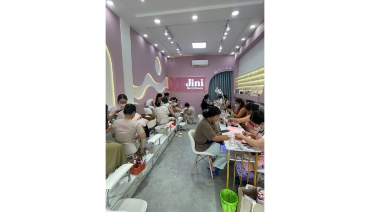 Quận Tân Phú ! SANG SALON NAILS Và GỘI MT ĐƯỜNG LỚN SẦM UẤT TÂN PHÚ, Tel : 0835888894 ( chính chủ )