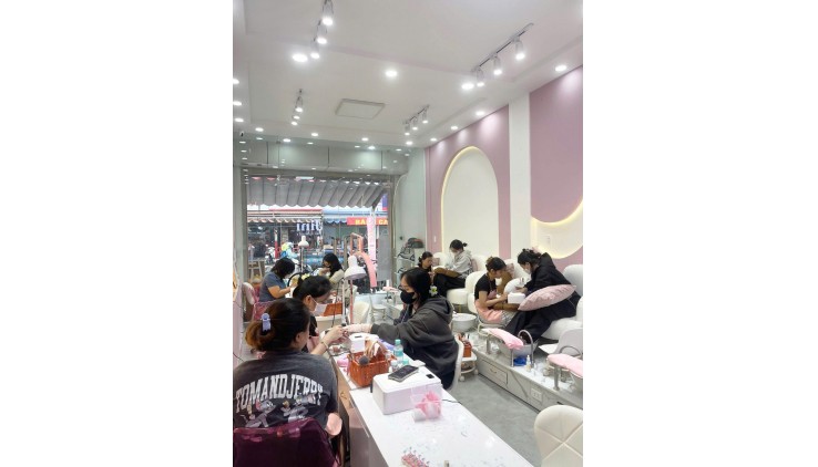 Quận Tân Phú ! SANG SALON NAILS Và GỘI MT ĐƯỜNG LỚN SẦM UẤT TÂN PHÚ, Tel : 0835888894 ( chính chủ )