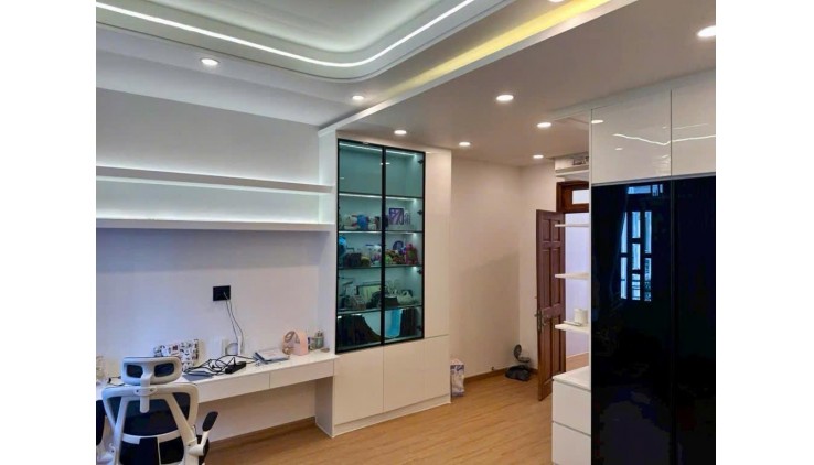 NHÀ ĐẸP  TRIỆU ĐÔ CHỈ CÒN 18 TỶ. 5 TẦNG 100M2 Quận Gò Vấp (5.1x20) - HẺM 12 MÉT, XE TẢI TRÁNH, HẺM THÔNG TỨ HƯỚNG – KDC CHỢ CĂN CỨ K26
