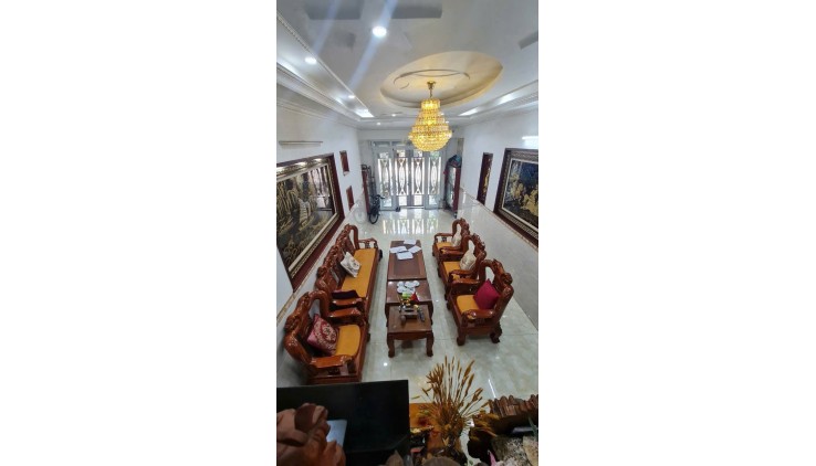 Bán gấp nhà đẹp quận Bình Tân: 12,9 tỷ - ĐƯỜNG SỐ 34 - DT:80M- Đúc 1 trệt - 2 lầu - Sân Thượng - Phòng Thờ - 4 PN - 3 WC - LH:077 888 5818 CHUYÊN BĐS
