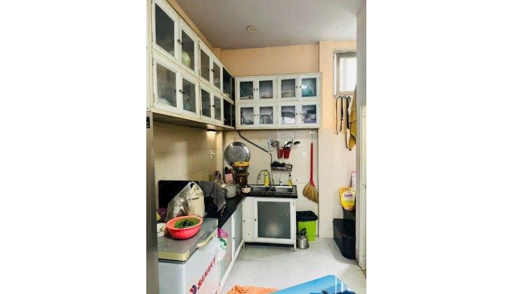 Giá mềm nhất quận Tân bình: 2,9 tỷ - Hòang Bật Đạt - Diện tích ngang 4,5 m dài 6,5 m -  Đúc 1 trệt 1 lầu - 2 PN - 2 WC - LH: 077 888 5818 CHUYÊN BĐS