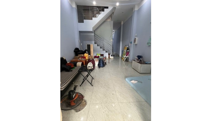 Nhà MT 4pn trệt lầu, 4x20m, hẻm 8m thông, giá siêu rẻ 7.5tr