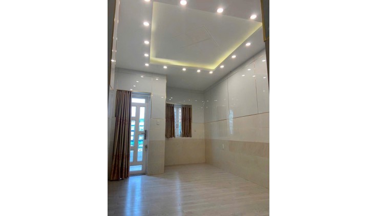 Quận Tân Bình ! Cho thuê nhà 2 mặt tiền trước sau đường Hoàng Sa p5 Tân Bình , Tel : 0932167082  ( chính chủ )