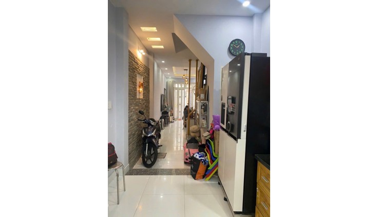SIÊU HIẾM - CHÍNH CHỦ - BÁN NHÀ NGAY TT PHÚ NHUẬN - 4 TẦNG BTCT - SÂN THƯỢNG LỚN - P7 PHÚ NHUẬN - NHIÊU TỨ - GẤP BÁN 6.9 TỶ - TL