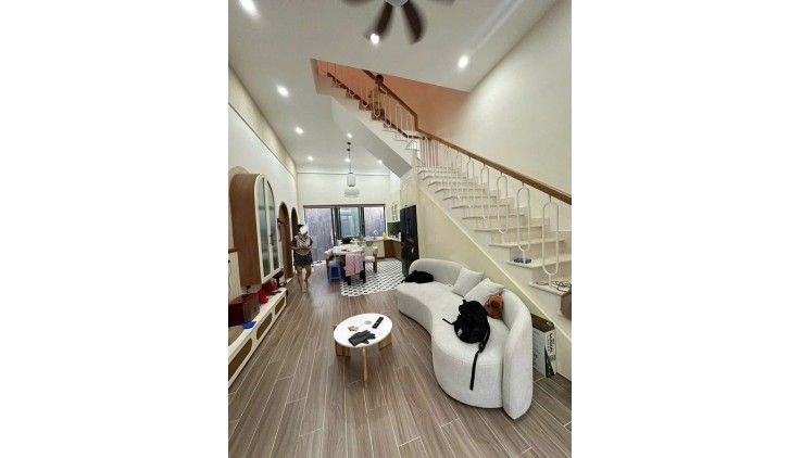 Bán vila mini 92m2 mặt tiền 8m đường cây keo. Thủ Đức