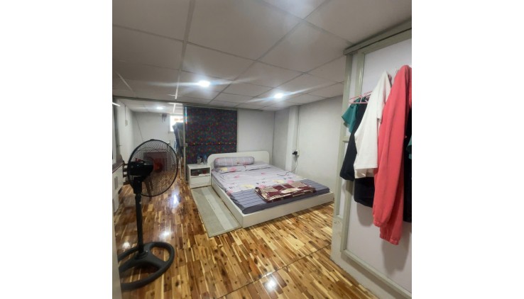 BÁN NHÀ MẶT TIỀN ĐƯỜNG SỐ GIAO KHÁNH HÔI 

TRUNG TÂM - Q4 

CÓ 6 TỶ