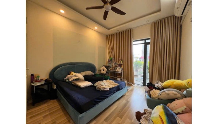 Giá mềm nhất quận Phú nhuận: 11.9 tỷ - HUỲNH VĂN BÁNH - DT: 76.8M - 4M X 19.2M - 4 TẦNG - 4 PN- 4WC -LH: 077 888 5818 - 077 478 5818 CHUYÊN BĐS SÀI