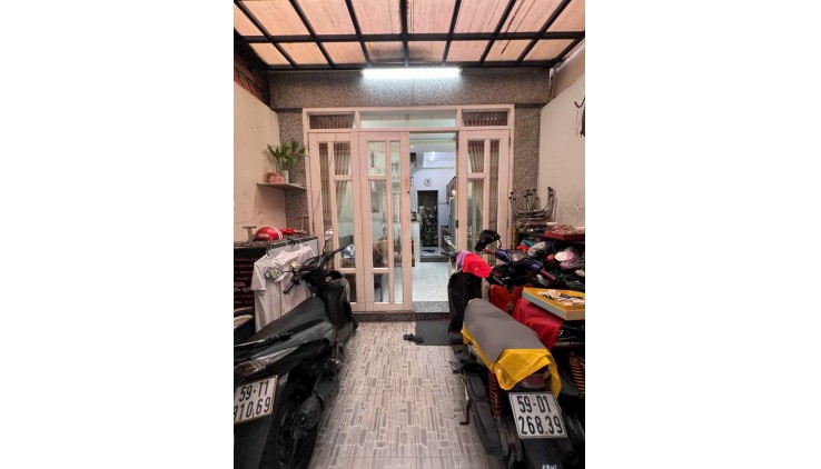 Siêu phẩm 4 lầu quận 1