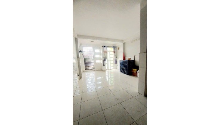 GIẢM HƠN 2 TỶ - MTKD SONG HÀNH QUẬN 12 NGAY THAM LƯƠNG - 5 TẦNG 88M2- GIÁ NHỈNH 11 TỶ TL