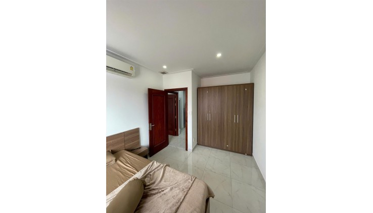 CHDV CAO CẤP  cách sân bay 5p, 2PN, 2WC full nội thất DT 55m2. Giá 12,5tr/thg