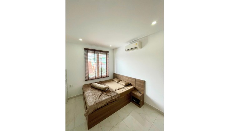 CHDV CAO CẤP  cách sân bay 5p, 2PN, 2WC full nội thất DT 55m2. Giá 12,5tr/thg