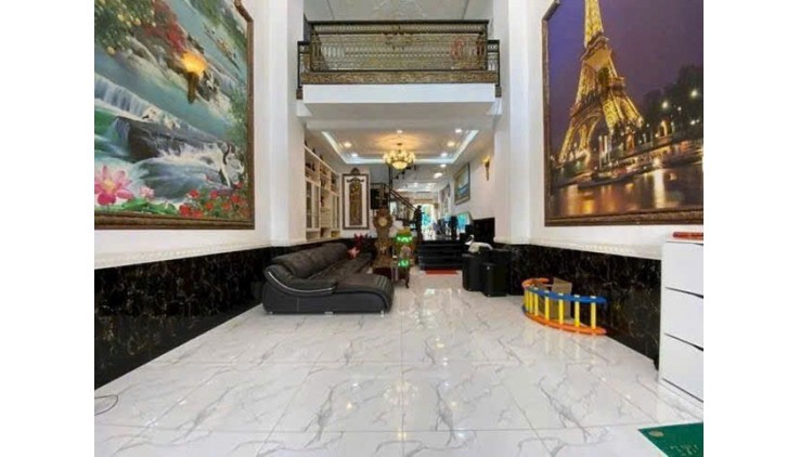 Bán gấp nhà quận 7 : giá mềm nhất 16.5 tỷ - Phú Thuận - Trệt, lửng, 2 lầu, sân thượng 5x20m, BTCT - phòng khách, 4pn, 3WC.LH: 077 478 5818 chuyên bds