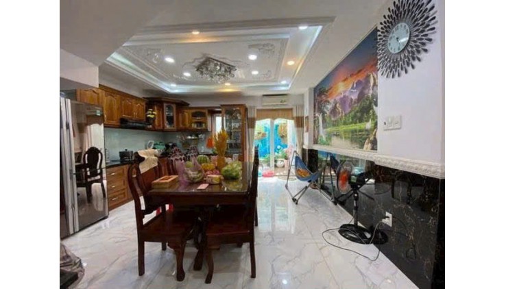 Bán gấp nhà quận 7 : giá mềm nhất 16.5 tỷ - Phú Thuận - Trệt, lửng, 2 lầu, sân thượng 5x20m, BTCT - phòng khách, 4pn, 3WC.LH: 077 478 5818 chuyên bds