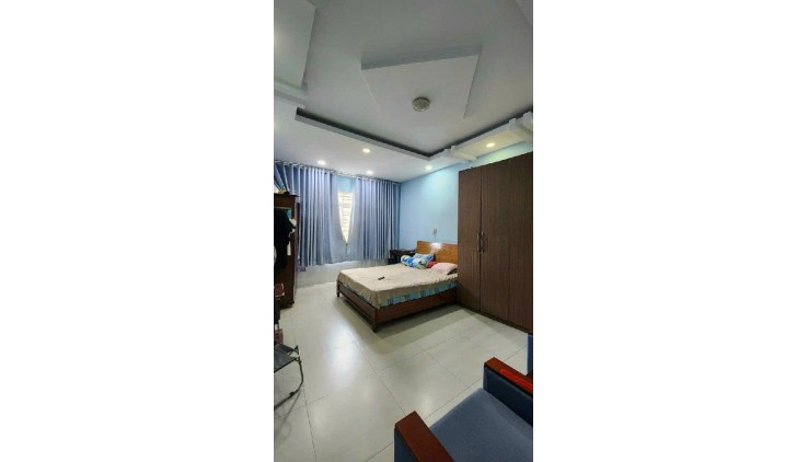 Cách mặt tiền Huỳnh Tấn Phát  Phú Thuận 
Vài chục mét 
xe hơi ngũ trong nhà 
NGANG 4 DÀI 15 M 
CÓ 7 TỶ