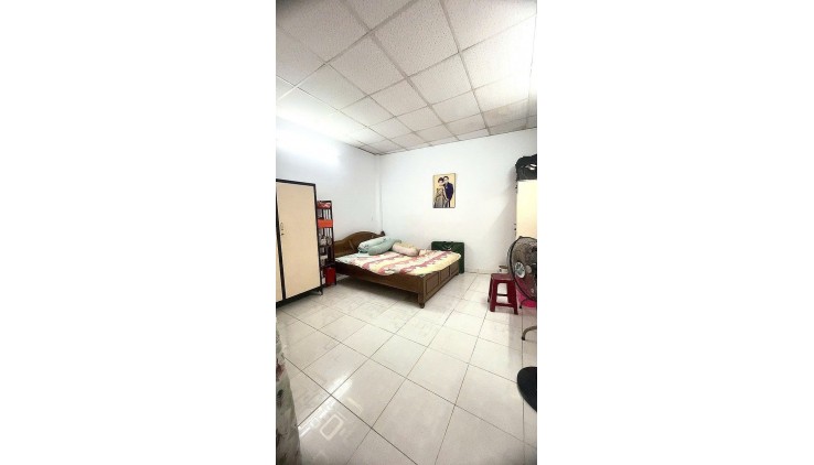 Thơm nhà Lê Trọng Tấn  Tân Phú ngay trường Đại Học Công Thương 50m2,2Tầng Nhỉnh 4tỷ