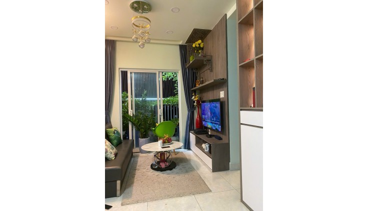 C/C Blue Sky Tower giá 1,9 tỷ, DT 56m2, 2PN, 2WC, tầng thấp, nhà đẹp