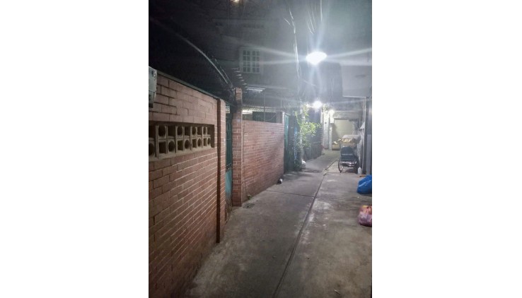 Bán gấp nhà đẹp quận 1: 20 tỷ - Nguyễn Trãi - DT: 123m - 6x21m