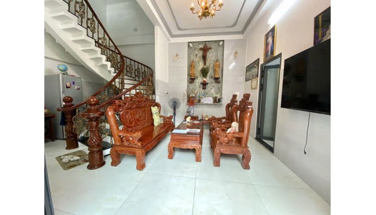 Giá mềm nhất quận Tân phú: 22,5 tỷ - Đô Đốc Long -DT: 125m -6,6m x 19m - trệt, 1 lầu + sân thượng- 5 phòng ngủ, 4 nhà vệ sinh -LH: 077 888 5818 - 077