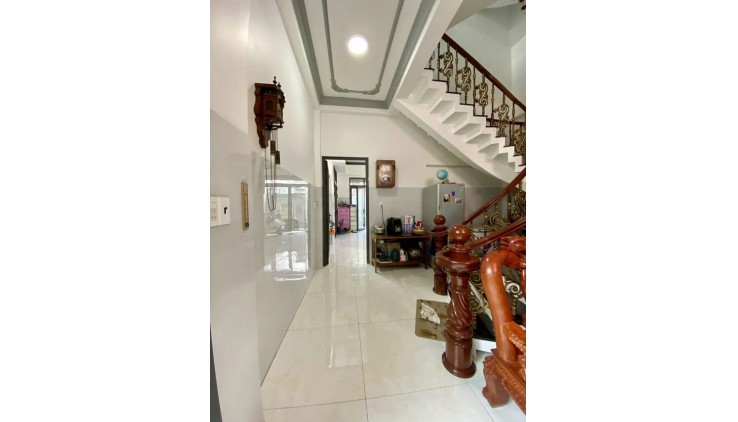 Giá mềm nhất quận Tân phú: 22,5 tỷ - Đô Đốc Long -DT: 125m -6,6m x 19m - trệt, 1 lầu + sân thượng- 5 phòng ngủ, 4 nhà vệ sinh -LH: 077 888 5818 - 077