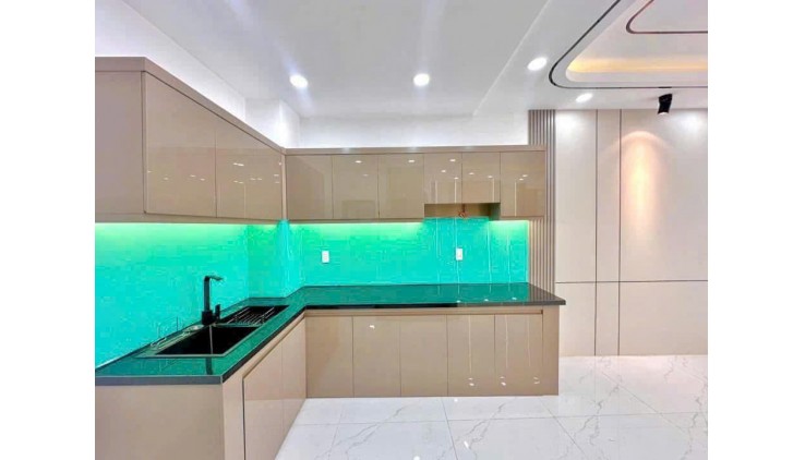 Giá mềm nhất quận Bình Tân: 8,2 tỷ - Lê Văn Quới 
DT: 60m - 6x10- 5lầu - 6PN - 5WC, ban công - Sân Để Xe - Nhà Mới Ở Ngay -LH: 077 888 5818 - 077