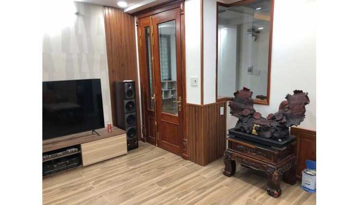 Hiếm có khó tìm – nhà 5 tầng, 67m², hẻm xe hơi, full nội thất gỗ quý – chỉ 6.8 tỷ. Không có căn thứ hai!