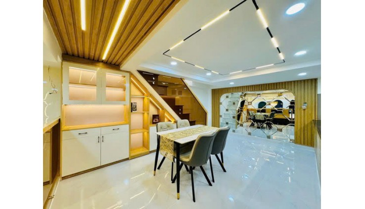 Giá mềm nhất quận Bình thạnh: 7,45 tỷ -Nguyễn Văn Đậu -Diện tích: 4.2 x 11m. Công nhận trên sổ 43m2-  1 trệt + 1 lửng + 1 lầu + 3 Phòng ngủ + 4 WC
