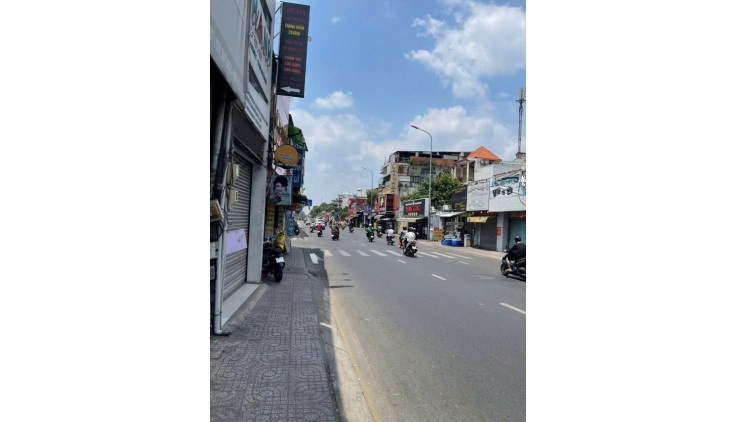 Giá mềm nhất quận Phú nhuận: 4,68 tỷ - Nguyễn Kiệm -Diện tích sử dụng: 54m2- 
3 Tầng BTCT- MT KINH DOANH NGUYỄN KIỆM - KHU VIP PHÚ NHUẬN PHAN XÍCH
