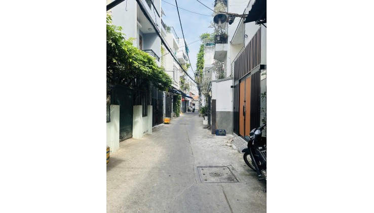 NGỘP BANK, 100m2, HXH, 300tr/Năm, Lạc Long Quân Tân Bình giá tốt 7.5 Tỷ.
