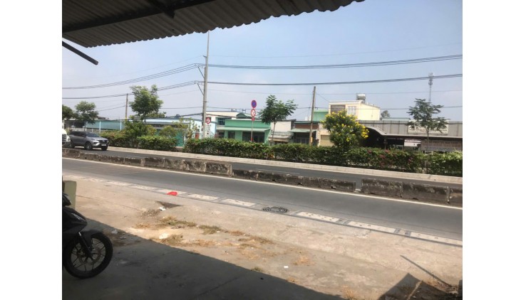 NHÀ  MẶT TIỀN KINH DOANH 369m2, QL22 GẤP BÁN CHỈ 3,X TỶ - DÒNG TIỀN 60TR/NĂM