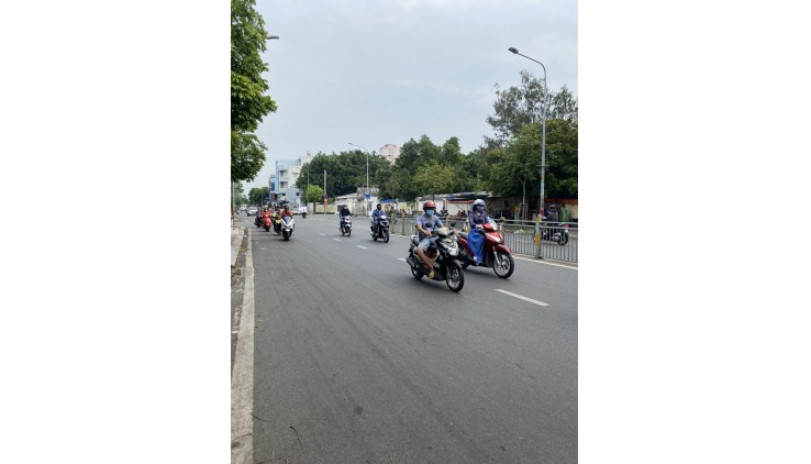 BÁN NHÀ LŨY BÁN BÍCH, PHÚ THỌ HÒA, Q. TÂN PHÚ, 55M2, HẺM XE HƠI, 4 TỶ
