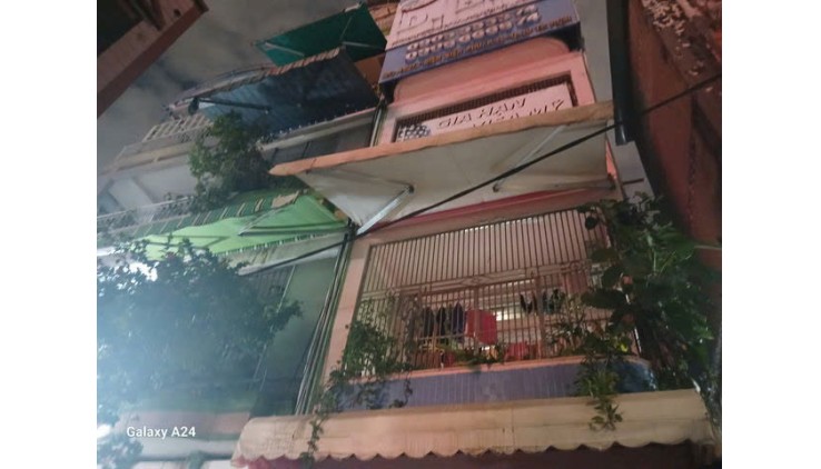 Giá mềm nhất quận 10: 17 tỷ -Điện Biên Phủ ,F.11 - DT:40M - NGANG 3,6M DÀI 11M- NGÃ TƯ CAO THẮNG & ĐIỆN BIÊN PHỦ - 3 PN _ 4 WC