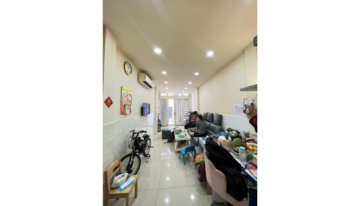 Giá mềm nhất quận Tân bình: 5,8 tỷ -Trần Văn Quang - P.10 - Không Có Căn Thứ 2 - 3 Tầng - 42m²(3,2 x 13 nở hậu 4,5m -Trệt - 2 Lầu - 4PN - 3WC