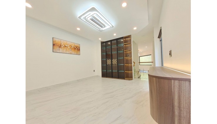 Bán nhà HXH 8m Hồng Lạc - gần Lạc Long Quân, 5x13.5m, 5 Tầng - 7PN, chào 9.5 tỷ