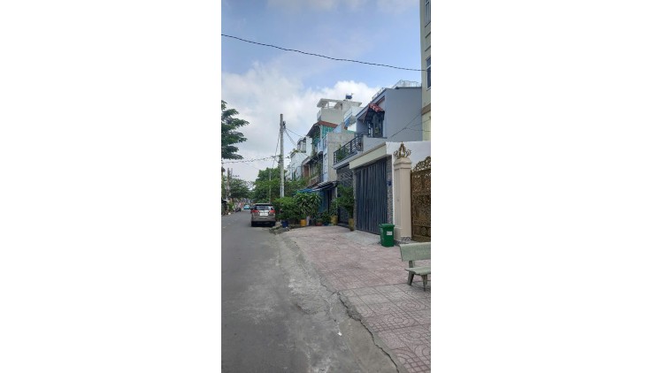 Gấp Bán Trong Tuần Siêu Phẩm Nhà 3 Tầng Mặt Tiền Đường16m Dt: 48.4m2( 4m× 12m ) Chỉ 8.5 TỶ