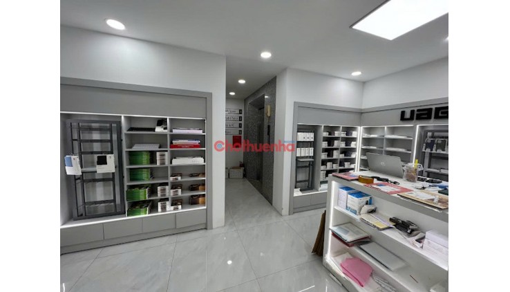 CHO THUÊ NHÀ MẶT PHỐ NGUYỄN THỊ MINH KHAI - Q.3 - GIÁ HỜI 80 TRIỆU/THÁNG - 50M2 - 4 TẦNG - SỔ ĐỎ