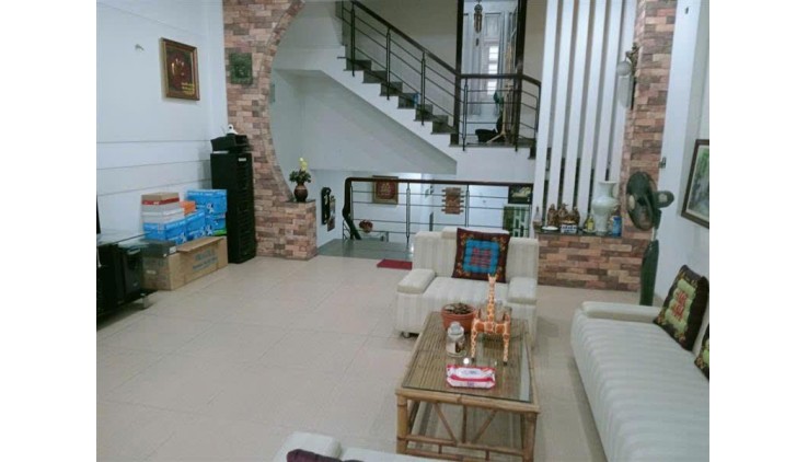 Bán Nhà Mặt Tiền đường 42 cạnh bên BV Q2, DT 85m² – 1 Trệt 3 Lầu – Gara Ô Tô – Nội Thất Gỗ Đinh Hương – Trung Tâm Q2 – Chỉ 9,8 Tỷ