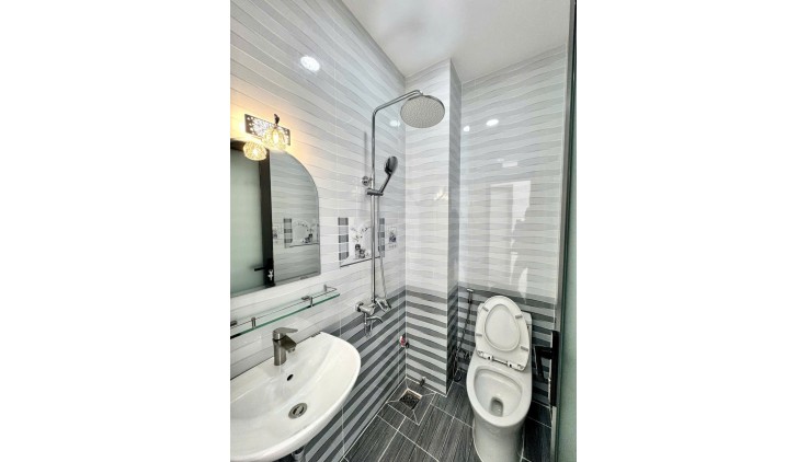 BÁN NHÀ XÂY MỚI 100% - 4 TẦNG BTCT - 5PN 5WC - PHAN VĂN TRỊ - P14 BÌNH THẠNH - BÁN ĐỊNH CƯ .GIÁ 7.15 TỶ - TL TỐT