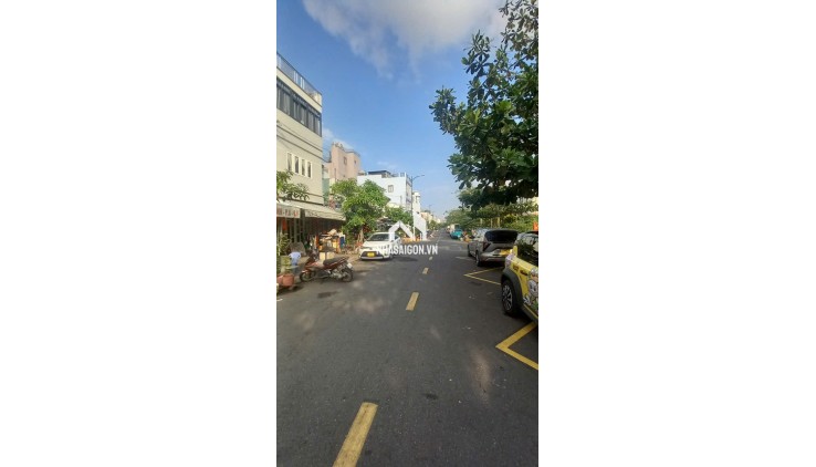 CẦN TIỀN BÁN GẤP NHÀ MT BA ĐÌNH, P8, Q8, VIEW SÔNG, DT: 40M2(4 X 10M) CHỈ 5.2 TỶ