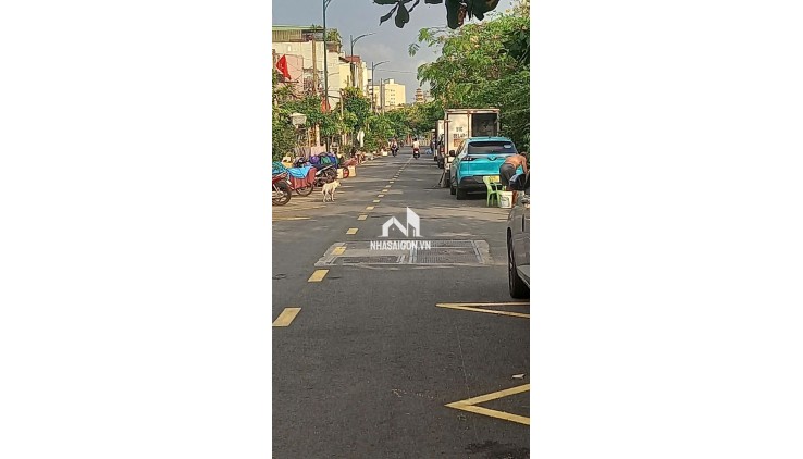 CẦN TIỀN BÁN GẤP NHÀ MT BA ĐÌNH, P8, Q8, VIEW SÔNG, DT: 40M2(4 X 10M) CHỈ 5.2 TỶ
