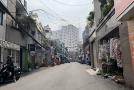 MUA 1 ĐƯỢC 2 - NHÀ 2 MẶT HẺM - HẺM XE TẢI - Ngang 8M - Chỉ Hơn 80tr/m2 SÁT BÊN QUẬN 1.