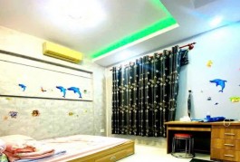 Bán nhà QUẬN 1, Mặt tiền Đề Thám, 78 tỷ, 10x32 m, 4 căn liền nhau