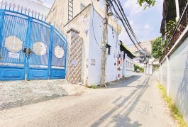 MẶT TIỀN ĐƯỜNG SỐ - NGAY CHƯƠNG DƯƠNG LINH CHIỂU- NGANG KHỦNG 10M - VỊ TRÍ ĐẸP - 11.2 tỷ TL.
