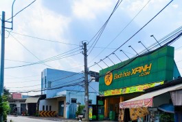 HẺM XE TẢI LONG BÌNH. NHÀ 2 TẦNG CHỦ TỰ XÂY  KIÊN CỐ. 3PN. GIÁ  5 TỶ TL.
