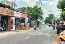 KHU HIẾM NHÀ BÁN MẶT TIỀN ĐẲNG CẤP ĐƯỜNG 7 LINH TRUNG. THỦ ĐỨC. 13.8 TỶ. TL.