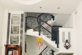 Gần Trường Học, Công Viên, Chợ, Thu Nhập Ổn 20 tr/th, 6 Tầng, Giá 8 tỷ X