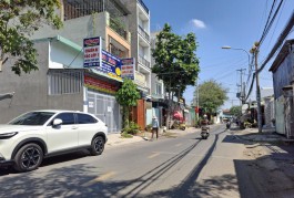 Bán nhà mặt phố Q.9, 77m², 4PN, 5WC, 4.5 tỷ, sổ đỏ