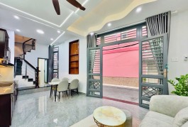 Cho thuê nhà MT 315-317 Nguyễn Tiểu La, Phường 8, Quận 10