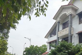 BÁN GẤP CHỈ 10.5 TỶ. TL. ĐẤT DIỆN TÍCH KHỦNG ĐỐI DIỆN CỔNG VINHOME PHƯỚC THIỆN. Q9.